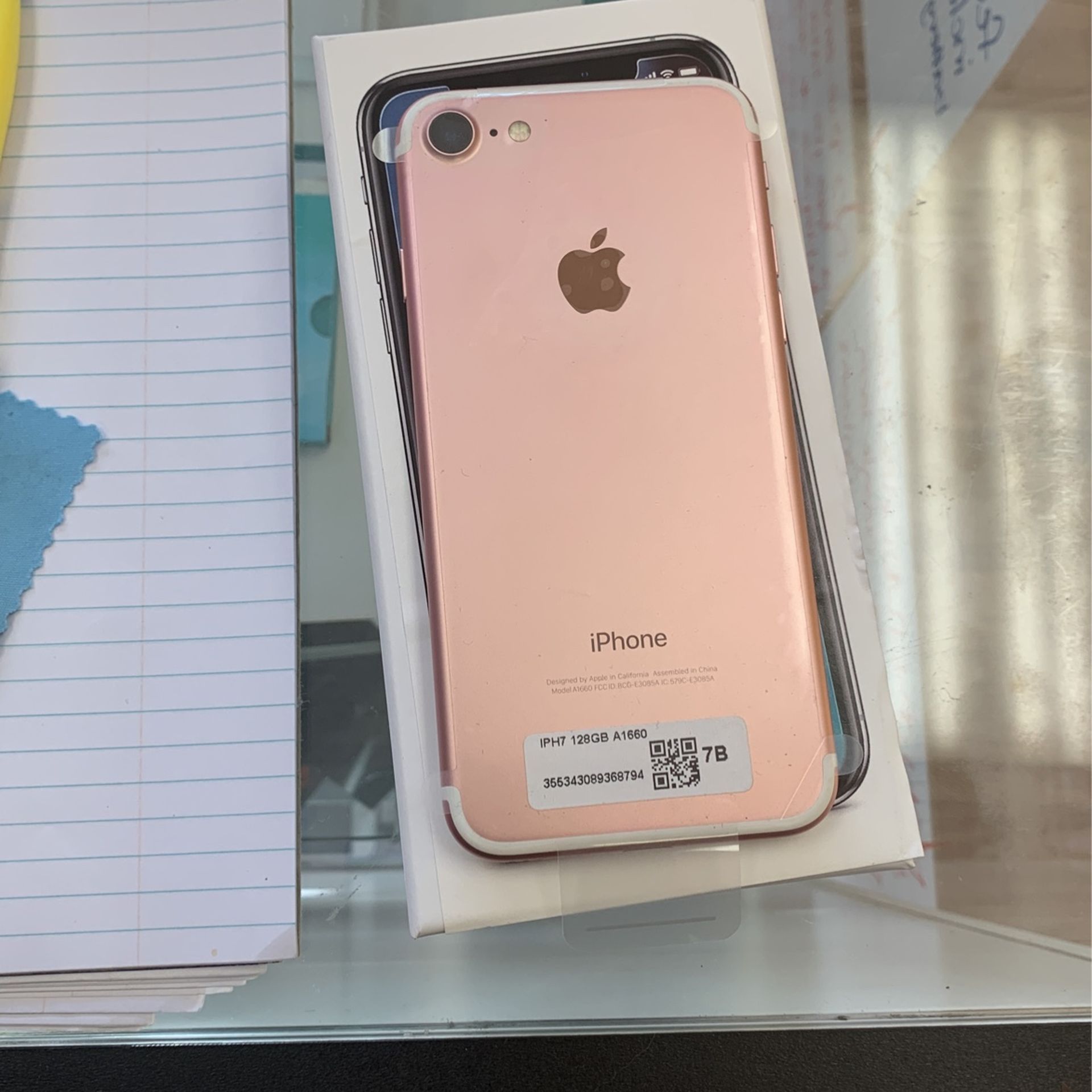 iPhone 7 Rose Gold Network Unlocked And Works With Any Company 