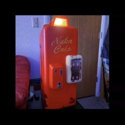 Fallout 4 Nuka-Cola Mini Fridge *Open box