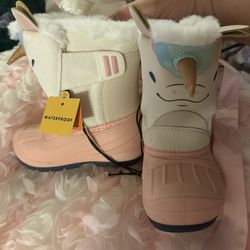 girls boots Size 6 