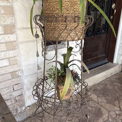 Base para plantas. Buenas condiciones .