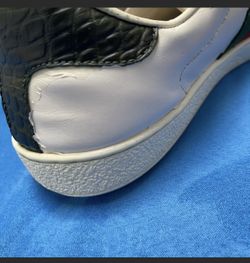 Gucci Men's Ace White Red & Green Leather Sneakers Gucci 8.5. The classic  low-top sneaker in leather with Web detail. White leather with green and re  for Sale in New York, NY -