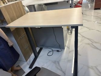Steelcase Electric Height Adjustable Desk β $500