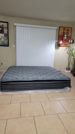 VERY NICE KING SIZE MATTRESS FOR SALE! IN GREAT CONDITION, FREE DELIVERY