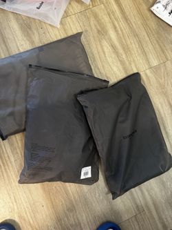 Essentials shorts grey and black