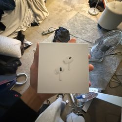 Noise Cancelling Headphones 