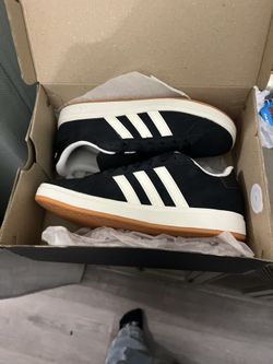 New Adidas Shoes Size 6