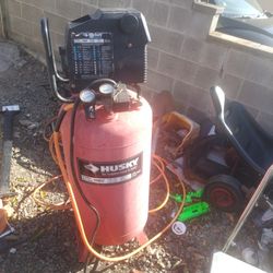 Husky 150 Psi 26 Gallon Air Compressor With Hose