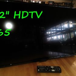 32" Insignia TV / monitor (barely used, like new!) LCD with Direct LED Backlight