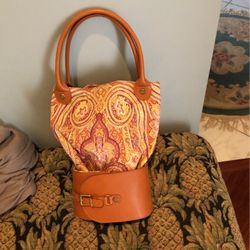 Brook Brothers Canvas/Leather Large Folding https://offerup.co/faYXKzQFnY?$deeplink_path=/redirect/