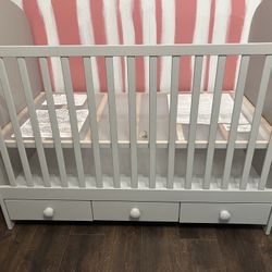 White Baby / Toddler Crib 