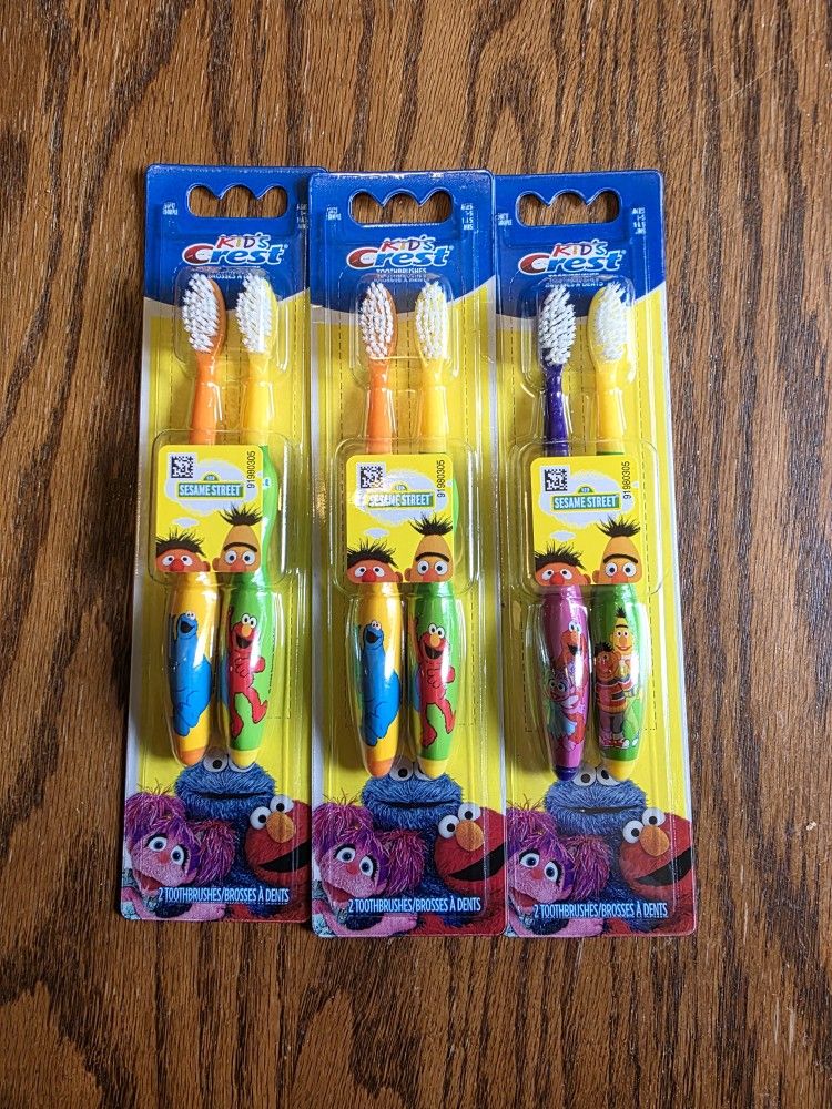 Crest Kids Soft Toothbrush Featuring Sesame Street for Ages 2+, 2 Pack