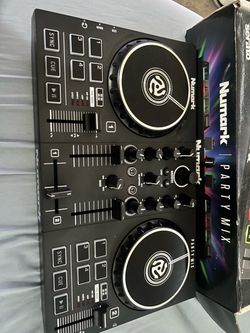 Numark Party Mix DJ Controller