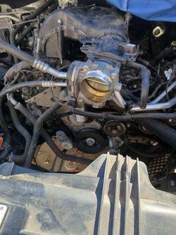 Se BENDE  MOTOR  DE DODGE RAW. 2014. NEW. 2014
