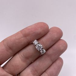 3 Diamonds Ring (2.00 C.t) Natural Certified!