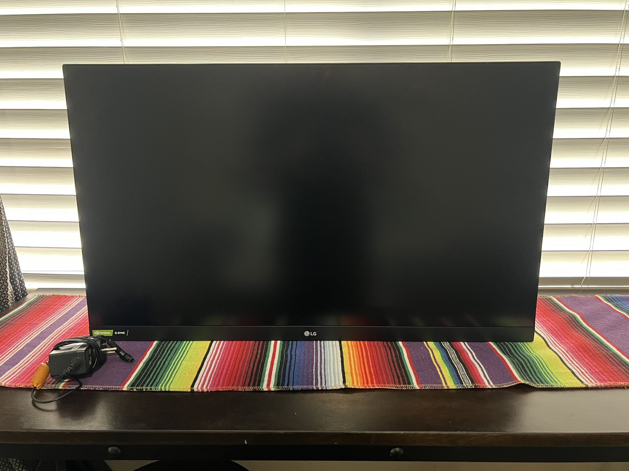 2 lG Monitors