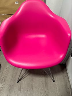 Eames Molded Plastic Arm Chair