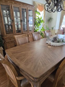 Dining Room Set Beautiful Table and Armoire