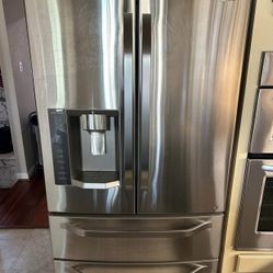 LG double door stainless fridge used like new