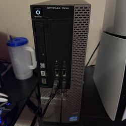 SELLING PC AND MONITOR (CORDS INCLUDED) 
