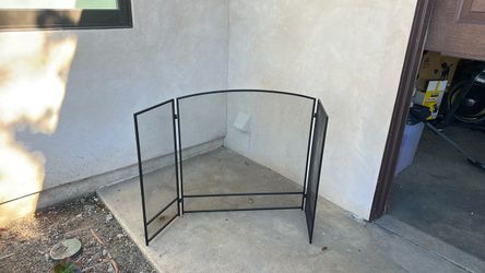 3-Panel Black Metal Fireplace Screen / Gate