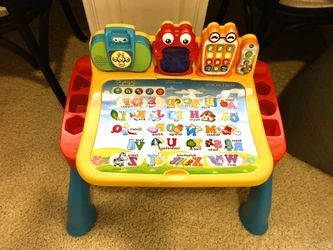 VTECH LEARNING DESK