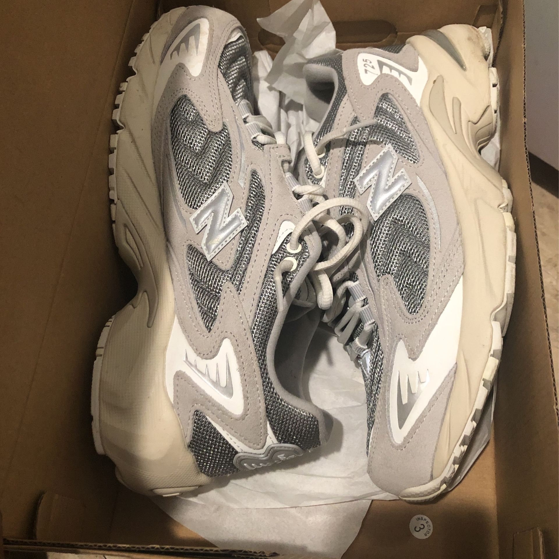New Balance 725s 🔥🔥🔥🔥🔥🔥🔥