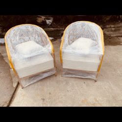 Living Room Chairs 