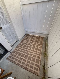 Outdoor rug