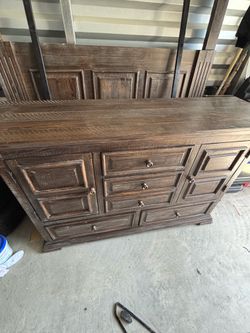 Queen bedroom set