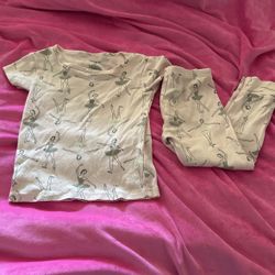 Carter’s girls PJ set size 3T