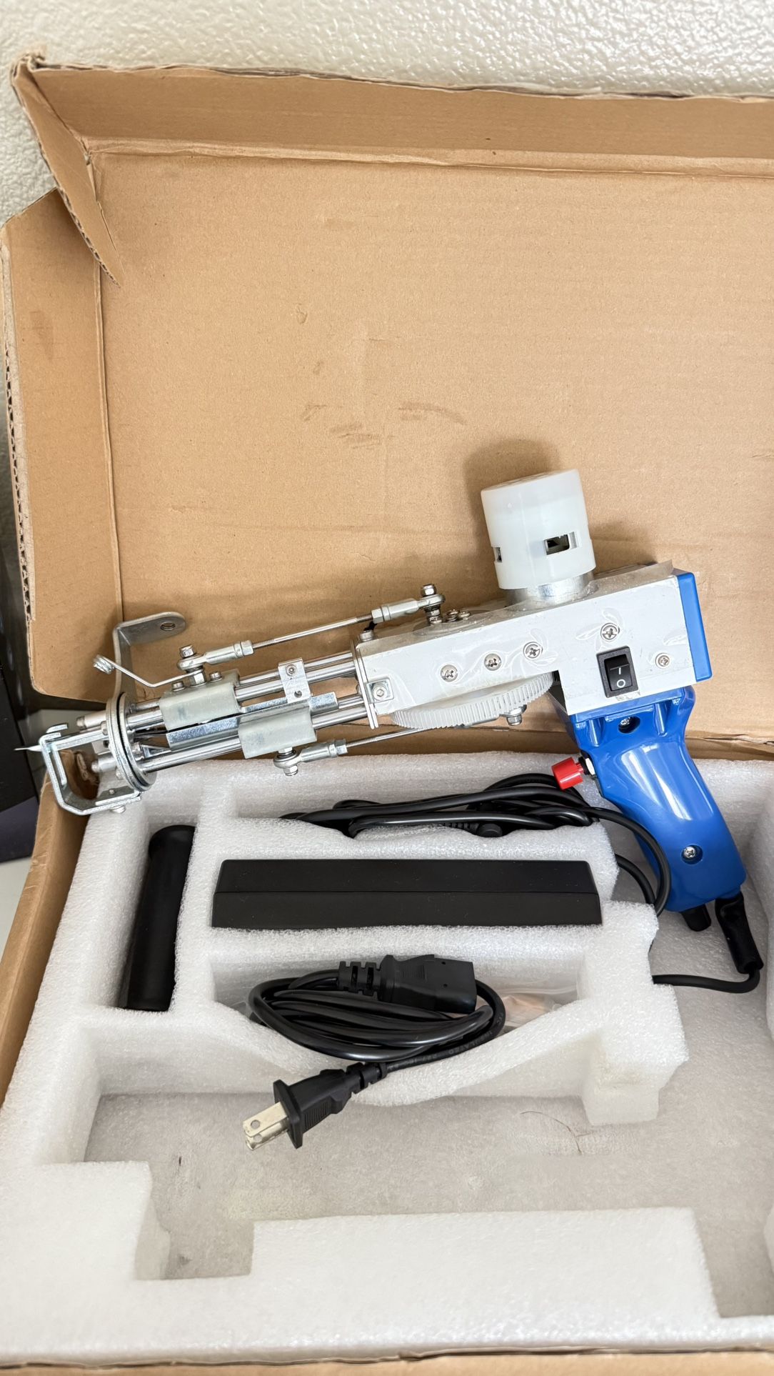 Rug Tufting Kit – Electric Tufting Gun, HD Projector