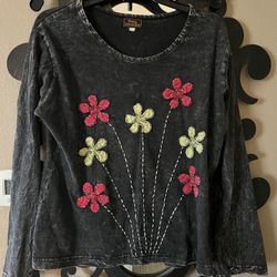 Pretty High Quality Shirt Womens M Slight Flare Dark Gray With Flowers 