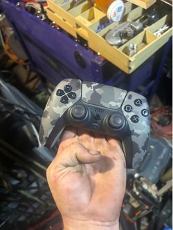 Brand new ps5 remote never used