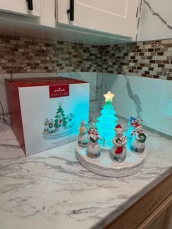 Hallmark 2023 Snowtop Lodge Christmas Concert Tabletop Decoration
