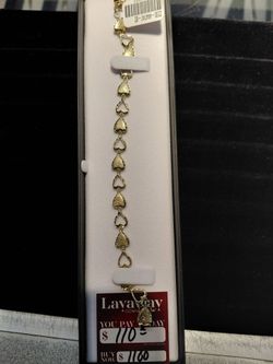 Gold heart bracelet