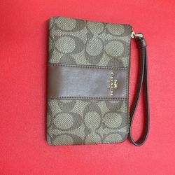 Coach Corner Zip Wristlet
