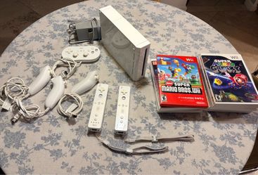 Nintendo Wii Bundle + 2 Controllers + Mario Kart + Mario Games - $130 OBO