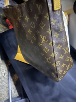 Louis Vuitton Loop Shoulder Bag for Sale in Framingham, MA - OfferUp