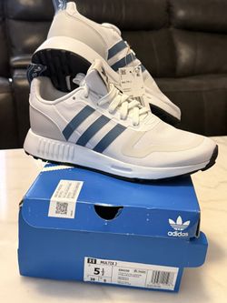 Adidas Women’s Shoes 5 1/2