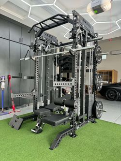 NEW COMMERCIAL SQUAT RACK EXERCISE MACHINE NEW IN BOX - FREE DELIVERY