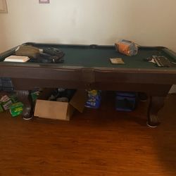 Full Size Pool Table With Rack And Dots