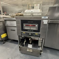 Henny Penny Computron 8000 Pressure Fryer