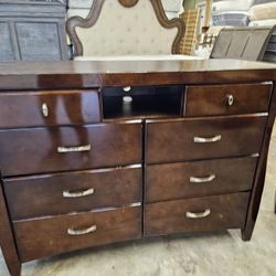 Tv Stand Grande $150