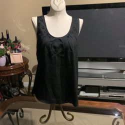 Woman’s Sleeveless Blouse 