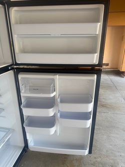 Refrigerator, black