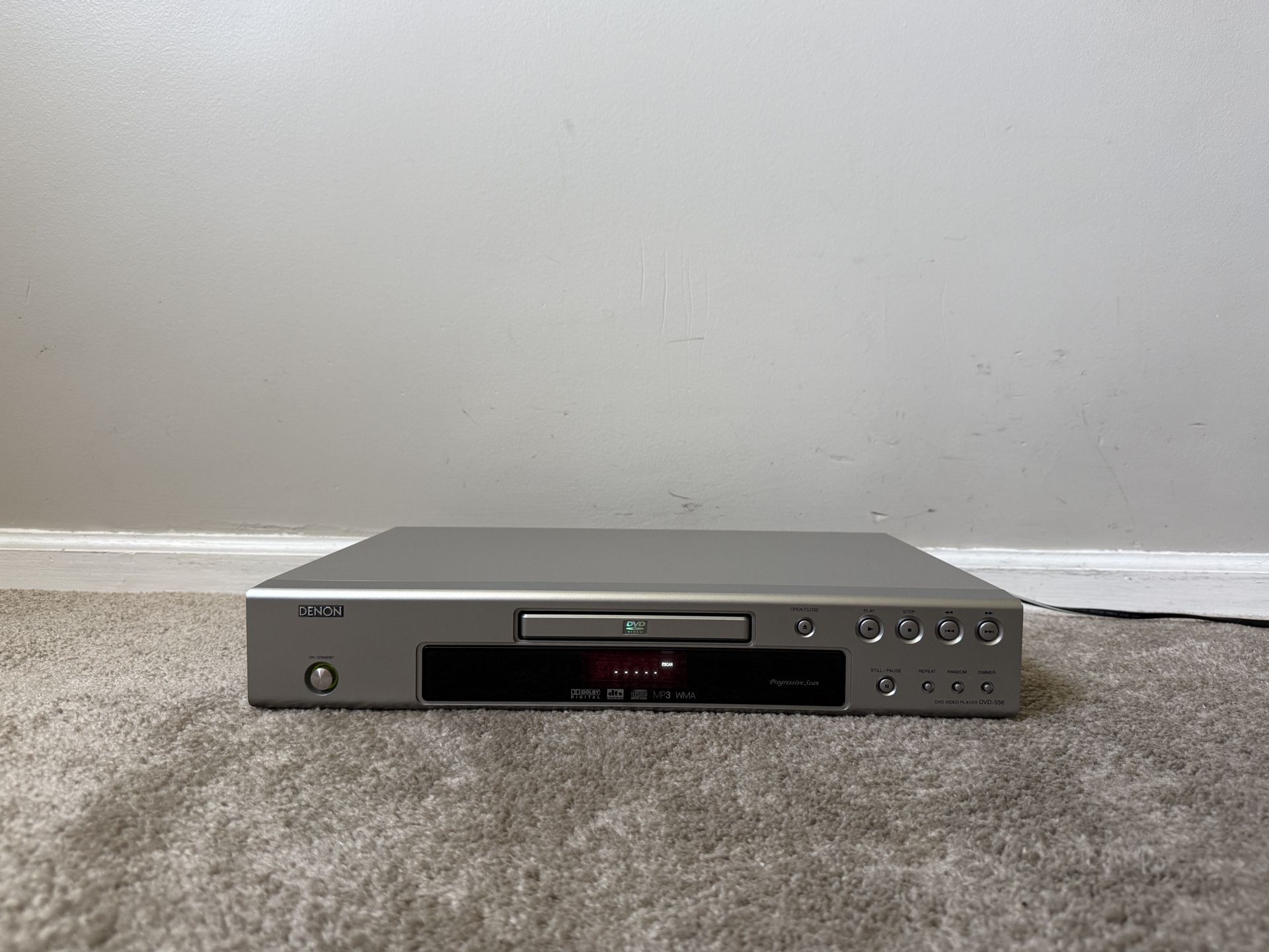 Denon DVD-556 Single DVD Compact Disc CD Player 