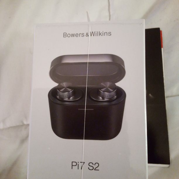Bowers And Wilkins Pi7 S2 In-Ear Headphones