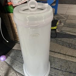 Ubbi Stainless Steel Diaper Pail With Lavender Scented Bags 