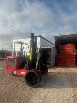 2011 Moffett 5,500 lbs capacity forklift