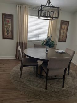 Like new dining set